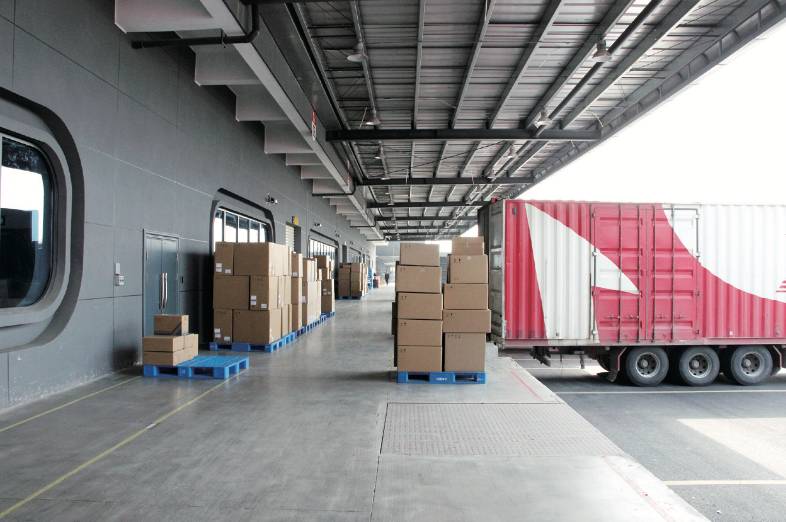 探秘海康威視桐廬基地 機器人智能倉儲系統如何助力工業智造升級